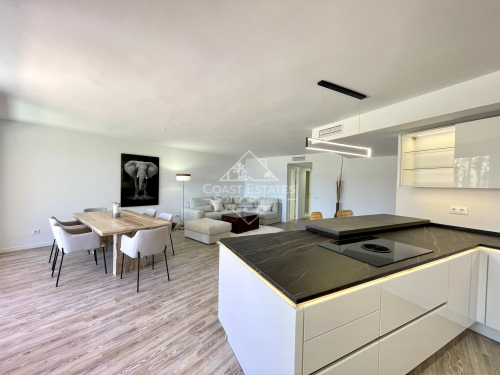 Atemberaubende renovierte 3-Zimmer-Wohnung mit Meerblick in Paseo del Mar