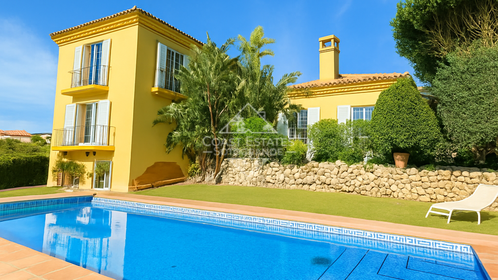 Besondere Villa mit Wunderschöner Aussicht und Privatem Pool – Nahe der Internationalen Schule von Sotogrande