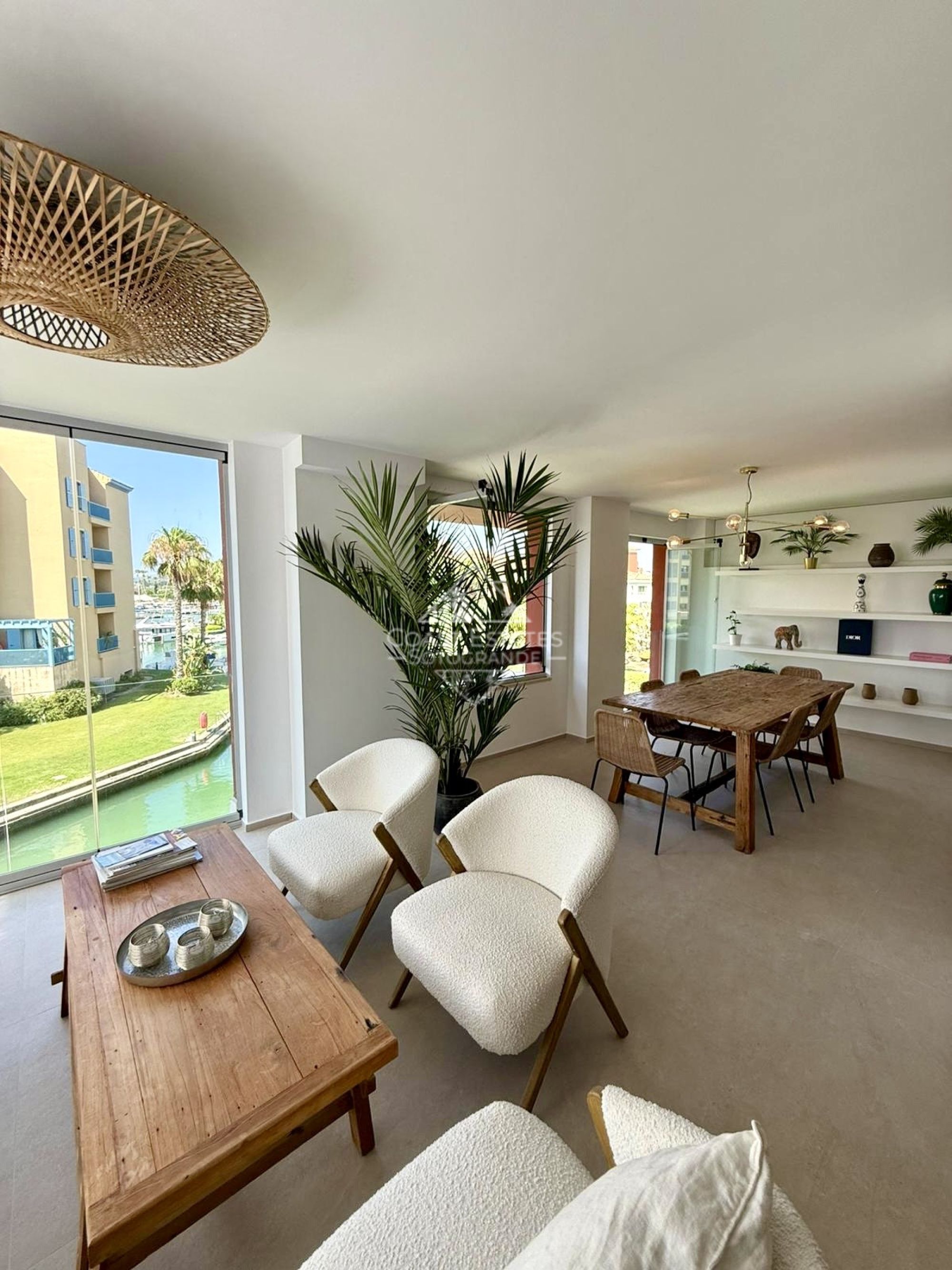 Luxuriös renovierte Wohnung in Ribera de la Romana im Yachthafen von Sotogrande
