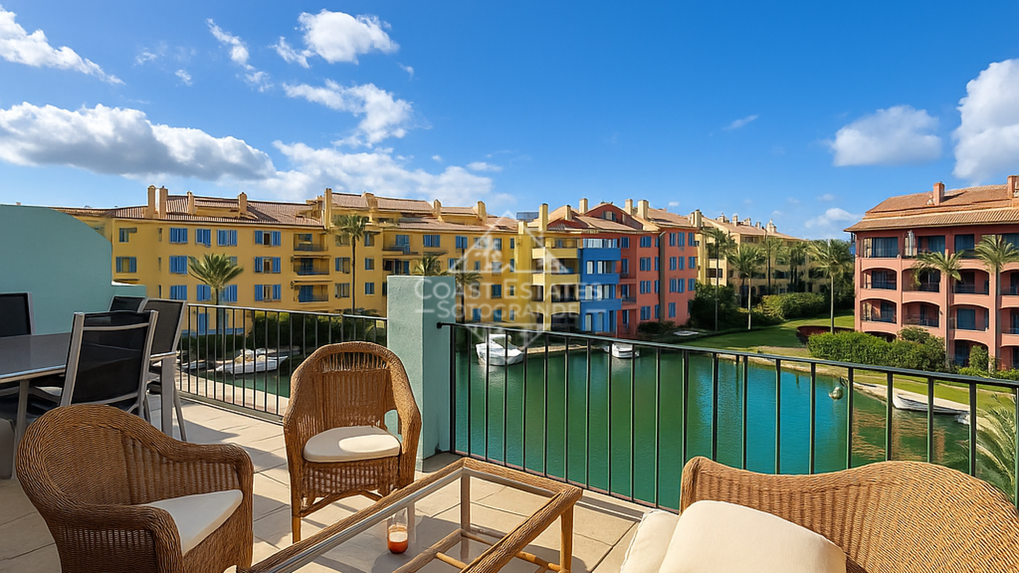 Light-flooded Duplex-Penthouse with 3 bedrooms in Isla Carey, Marina of Sotogrande