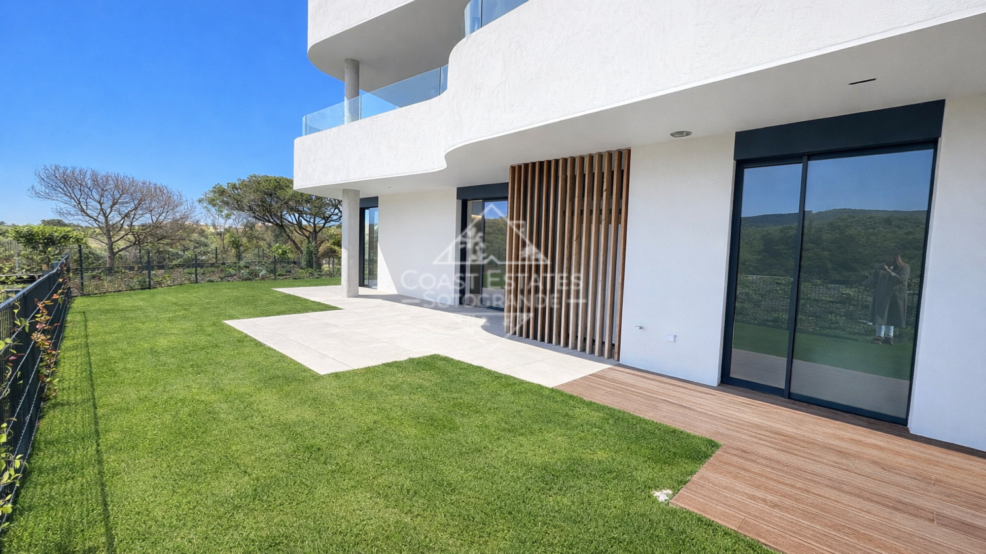 Contemporary Garden Apartment in La Reserva