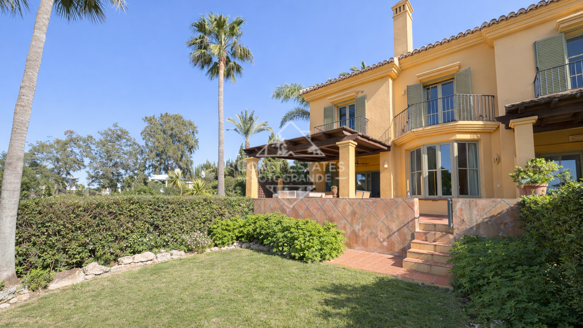 Frontline Golf Corner Townhouse in Los Carmenes, Sotogrande Alto