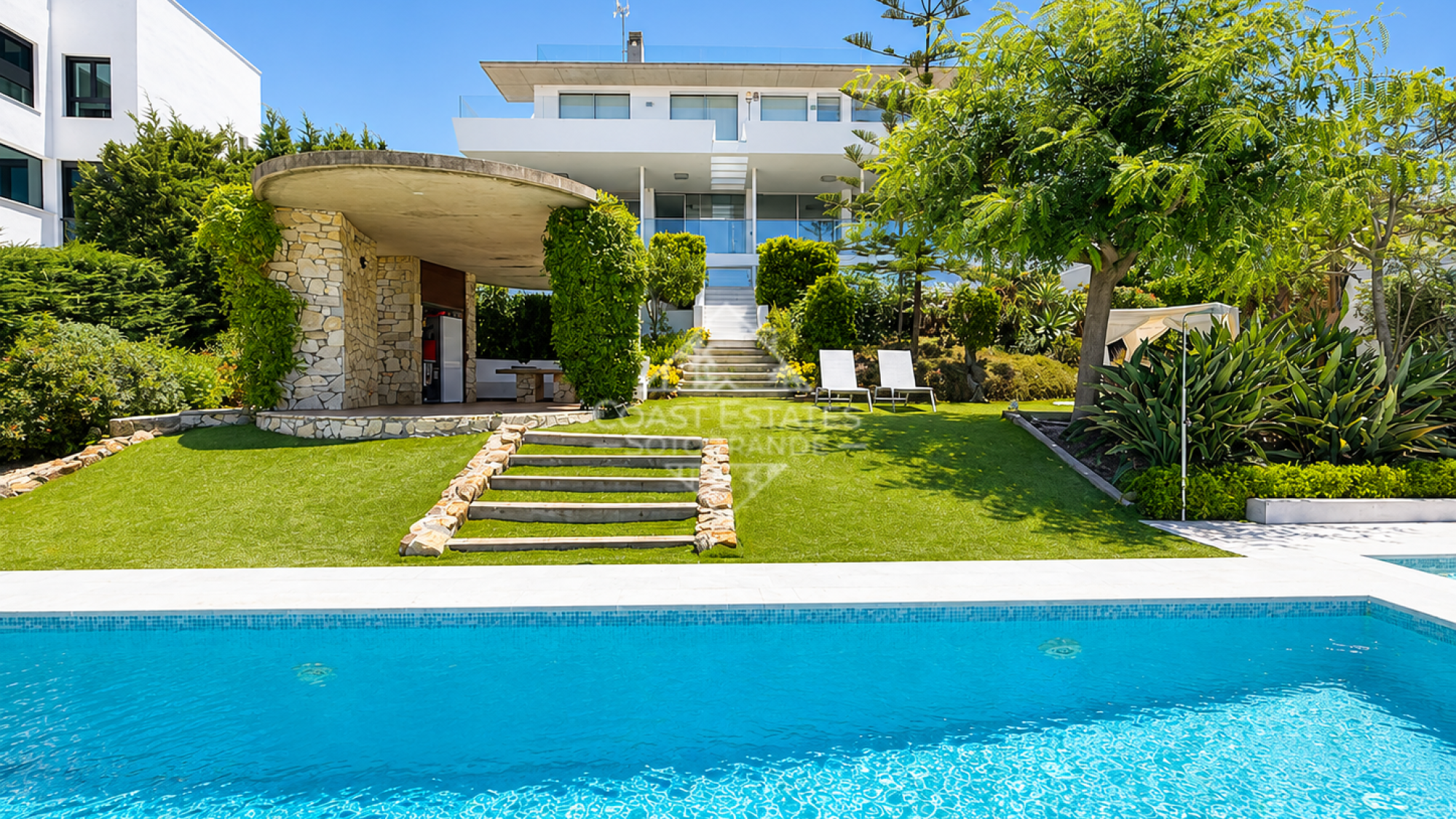 Contemporary Villa with Stunning Sea Views in Atlanterra, Zahara de los Atunes