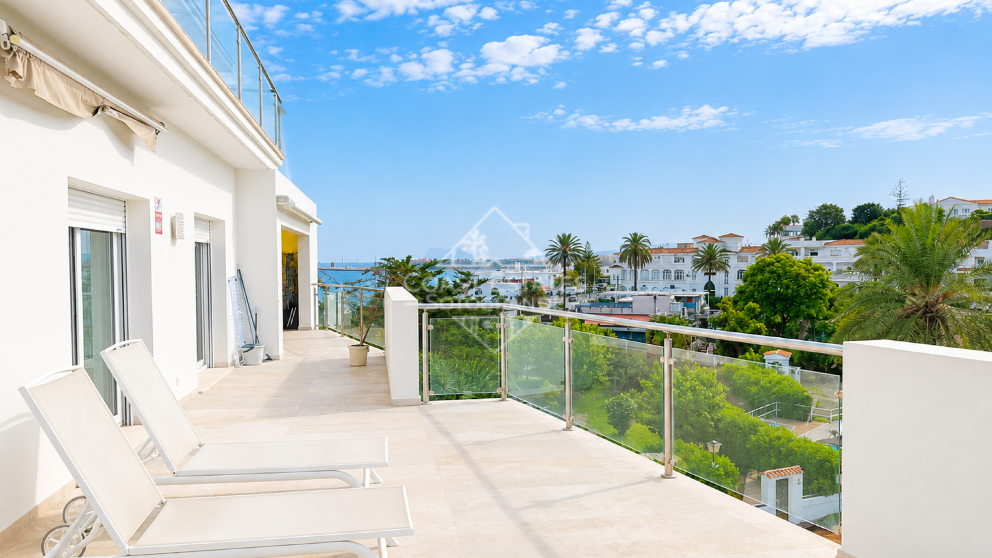 Renovated Beachside Penthouse with Expansive Terraces in Torreguadiaro