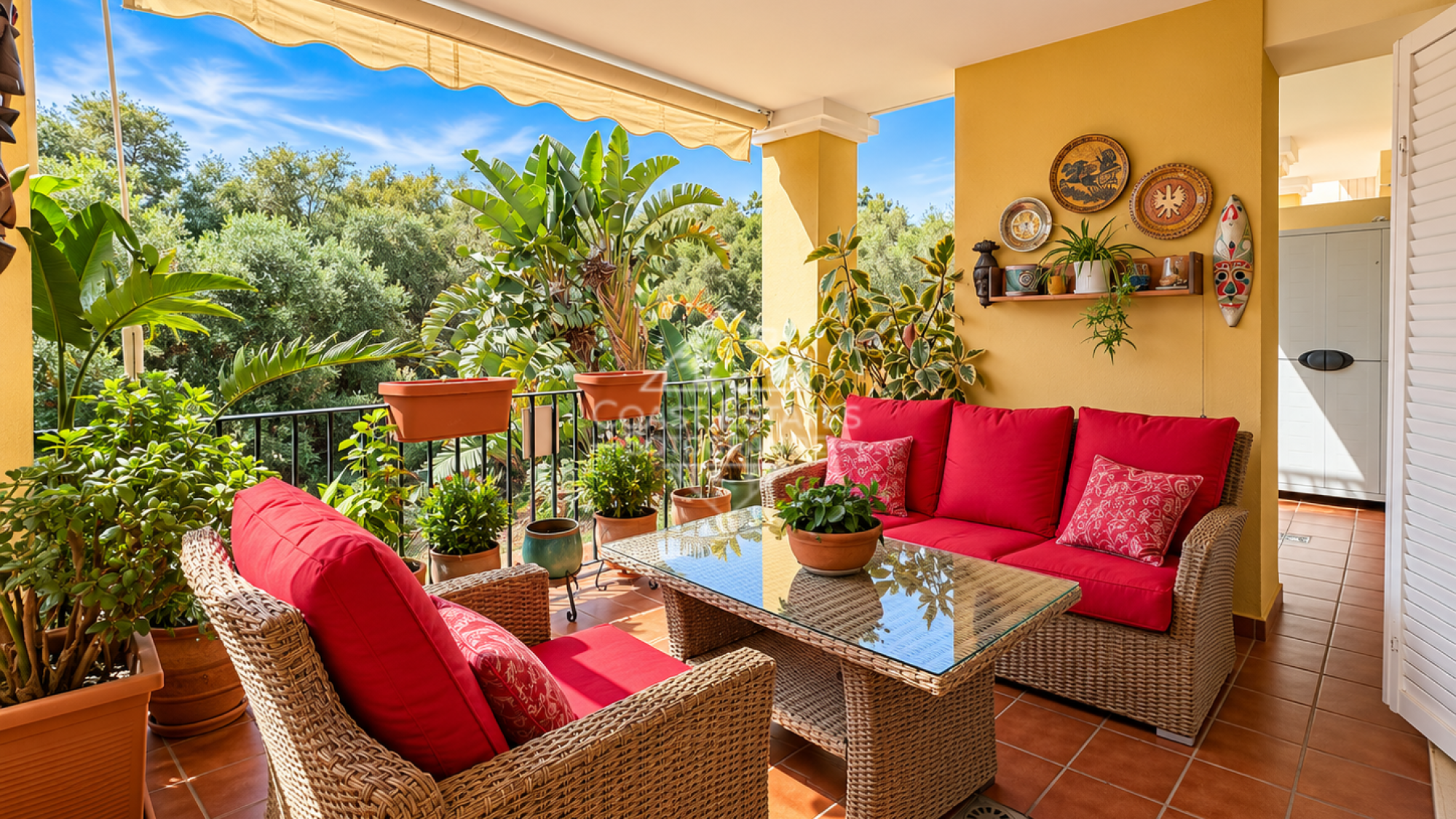 Spacious Three-Bedroom Apartment with Generous Terraces in La Mesana, Pueblo Nuevo
