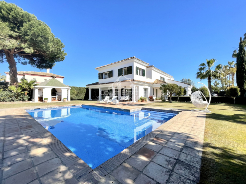 Modern family villa with great outside entertainment areas in Sotogrande Costa available for summer rentals