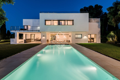 Modern Villa with 7 bedrooms in Sotogrande Costa for sale