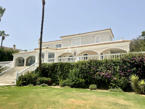 Modern Villa with breathtaking sea and golf course views in Sotogrande Alto for sale