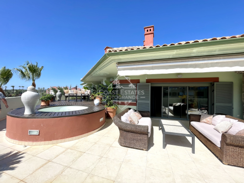 Duplex penthouse with stunning views and 5 bedrooms in Isla Tortuga - Marina of Sotogrande for sale