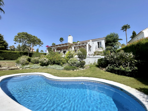 Charming renovated family home close to the international school in Sotogrande Alto for sale 