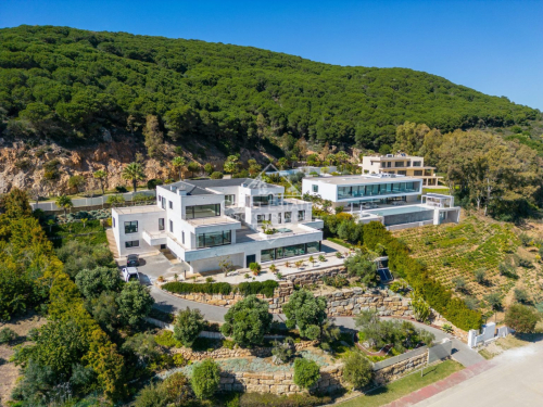 Villa with stunning views and indoor pool in La Reserva de Sotogrande for sale