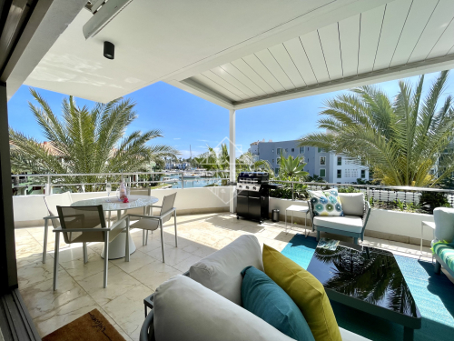Newly reformed modern duplex penthouse apartment with private pool in the Sotogrande Marina